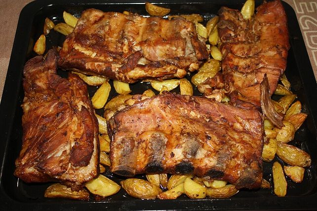 Sparerips auf Bratkartoffeln von Klaumix| Chefkoch