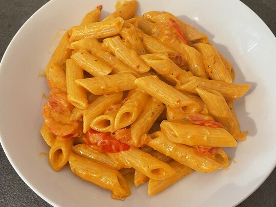 Penne mit Tomaten-Sahne-Sauce und Gorgonzola von saschke_1| Chefkoch