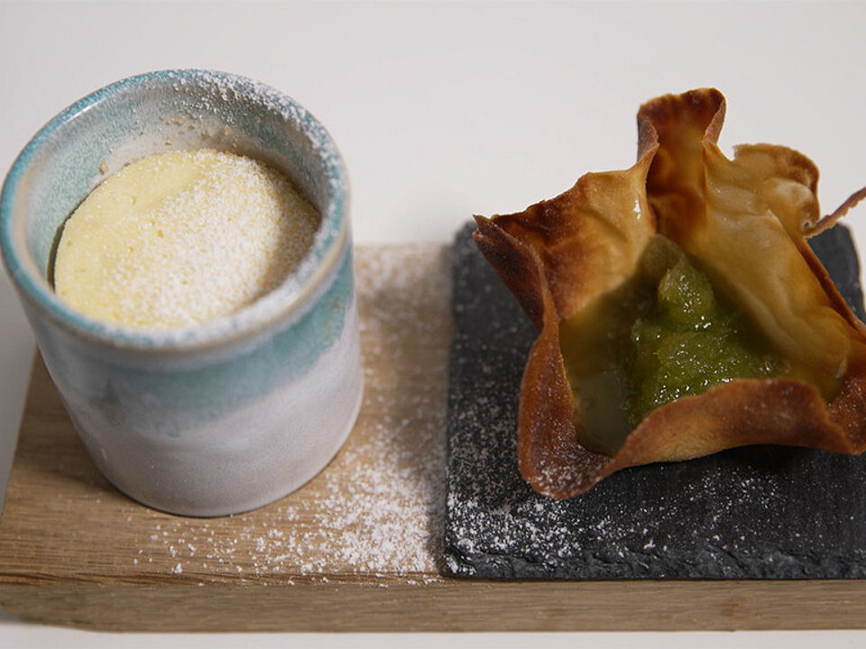 Topfensoufflé, Eis und selbstgemachte Waffel von DasperfekteDinner ...