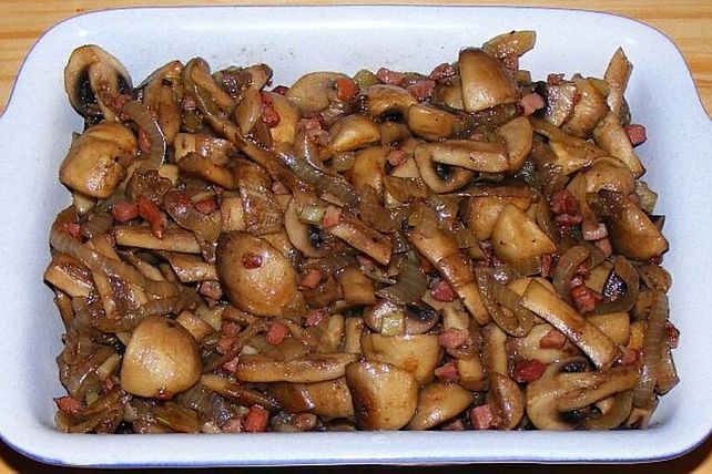 Champignon-Speck-Zwiebeln mit Knoblauch von Bis_Oiner_Blärrt| Chefkoch Champignon-Speck-Zwiebeln mit Knoblauch von Bis_Oiner_Blärrt| Chefkoch