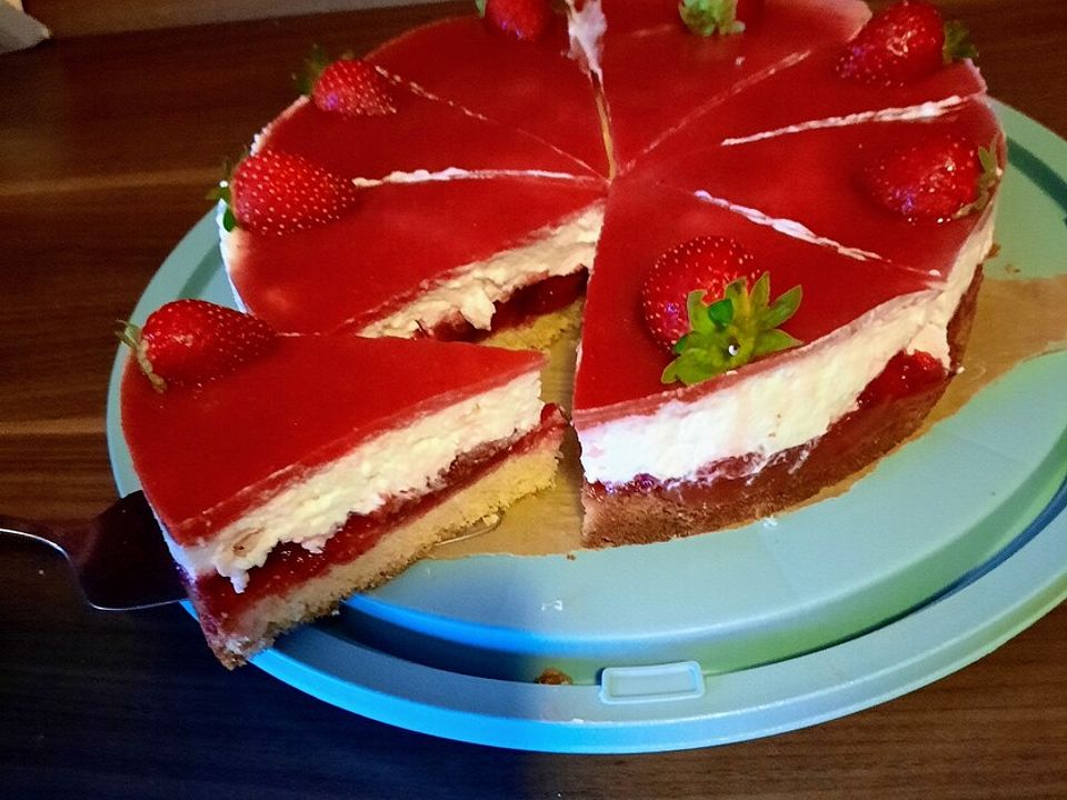 Erdbeer-Raffaello-Käsesahnetorte von DiMaTa| Chefkoch