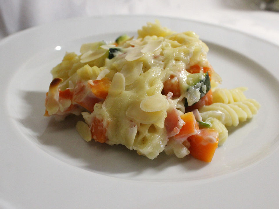 Nudelauflauf mit Schinken, Möhren und Zucchini von Fee86| Chefkoch