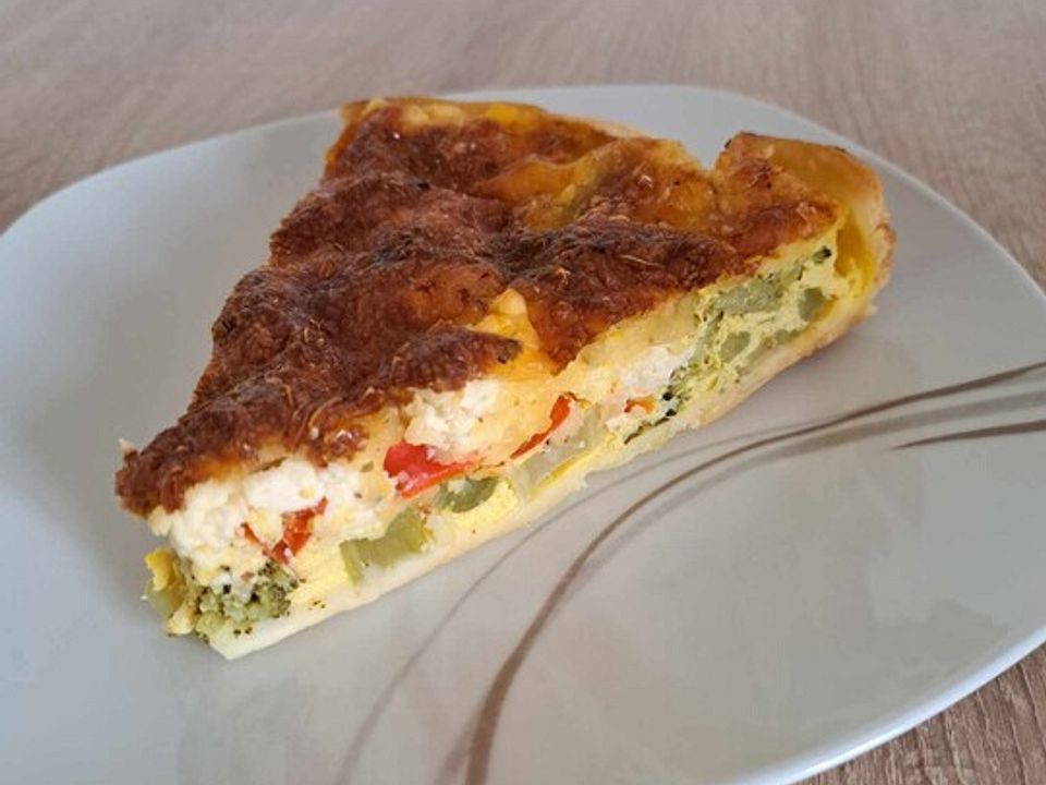 Brokkoli-Quiche mit Feta und Paprika von piknole| Chefkoch