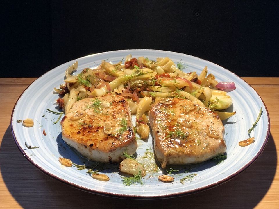 Schweinesteaks mit Rosmarin und Knoblauch gebraten von SessM| Chefkoch Schweinesteaks mit Rosmarin und Knoblauch gebraten von SessM| Chefkoch