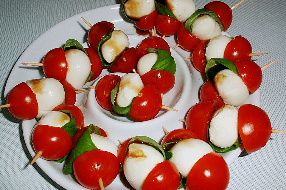 Mozzarella - Tomaten Spieße