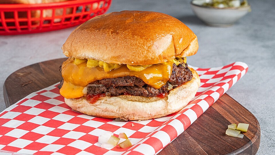 Doppelter Smashed Burger mit Käse von chefkoch_philipp-zitterbart