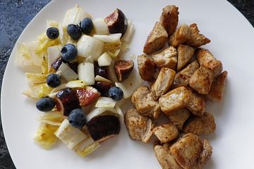 Chicoréesalat mit Feigen und Blaubeeren