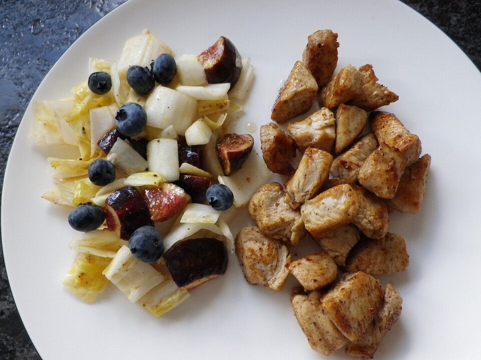 Chicoréesalat mit Feigen und Blaubeeren von dodith| Chefkoch