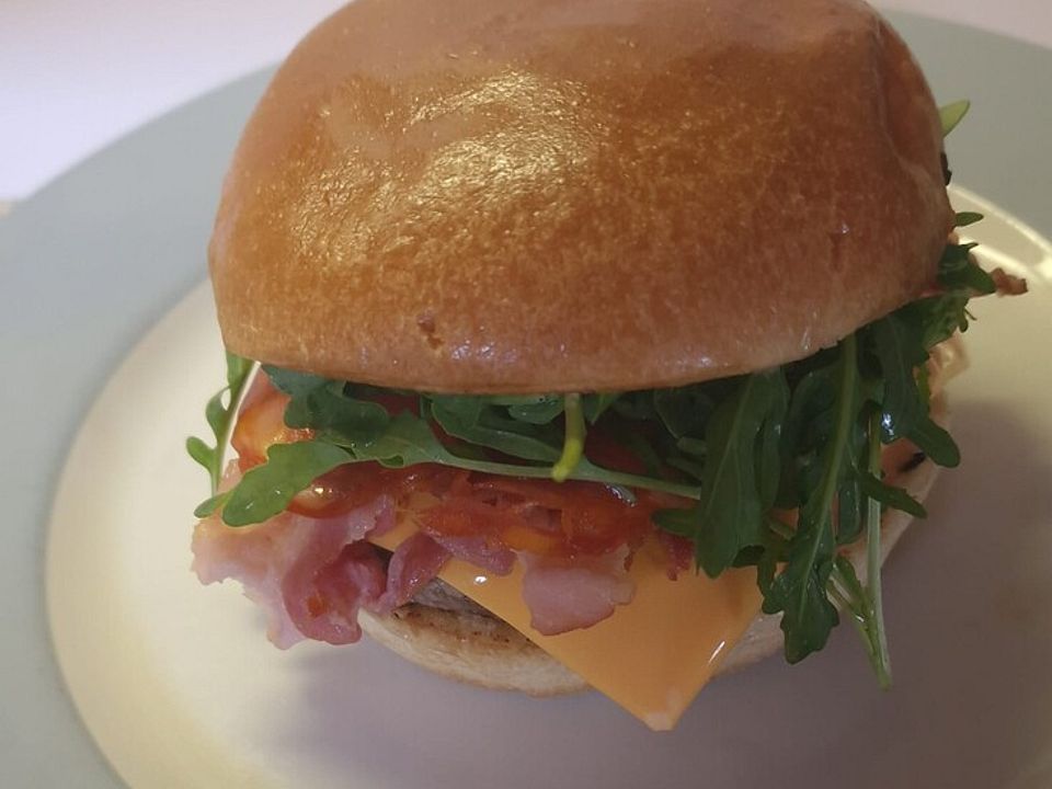 Burger mit Rucola, Bacon und Chorizo von Matze7198| Chefkoch