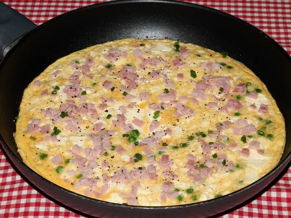 Feta-Omelett mit gekochtem Schinken und Erbsen von ducatina| Chefkoch