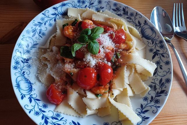 Scharfe Tomatensauce mit Garnelen von Josibiene| Chefkoch