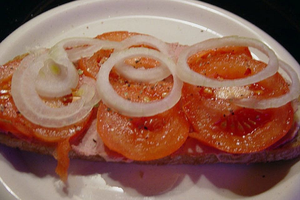 Tomatenbrot mit Ei