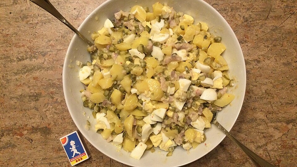 Matjessalat mit Kartoffeln, Ei und Gurke von Mohnbuchtel| Chefkoch