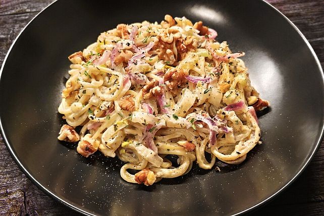 Spaghetti mit Chicorée und karamellisierten Birnen in Estragon ...