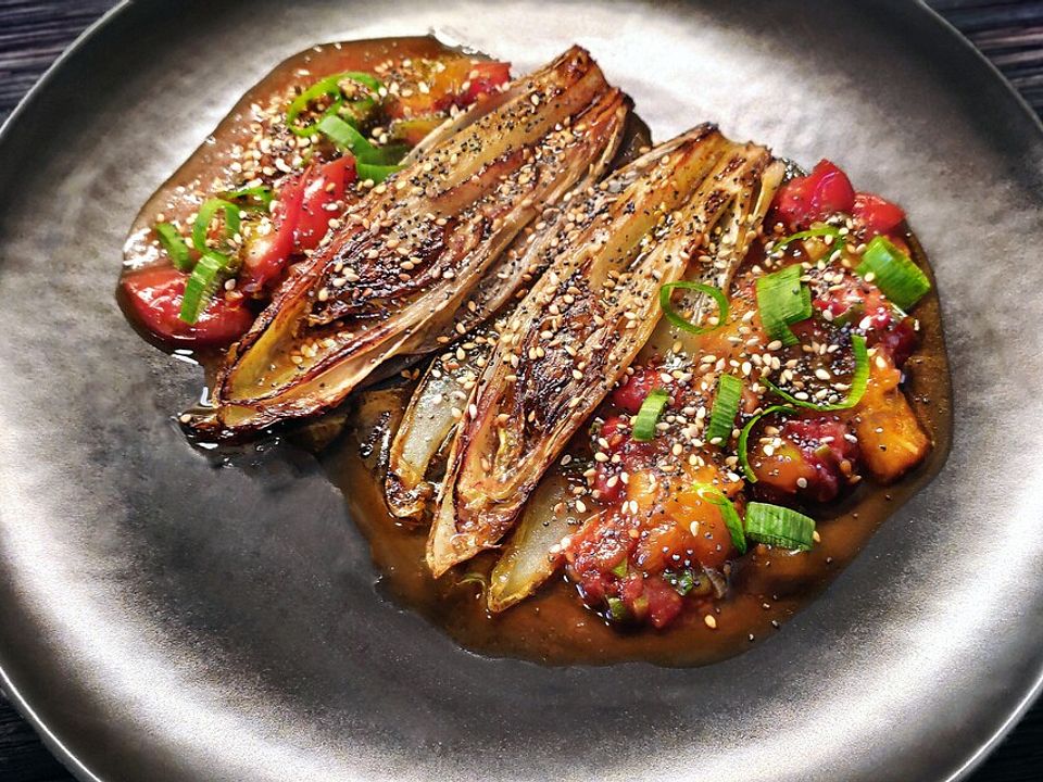 Gebratener Chicorée an warmer Satsuma-Salsa mit Shichimi Togarashi von ...