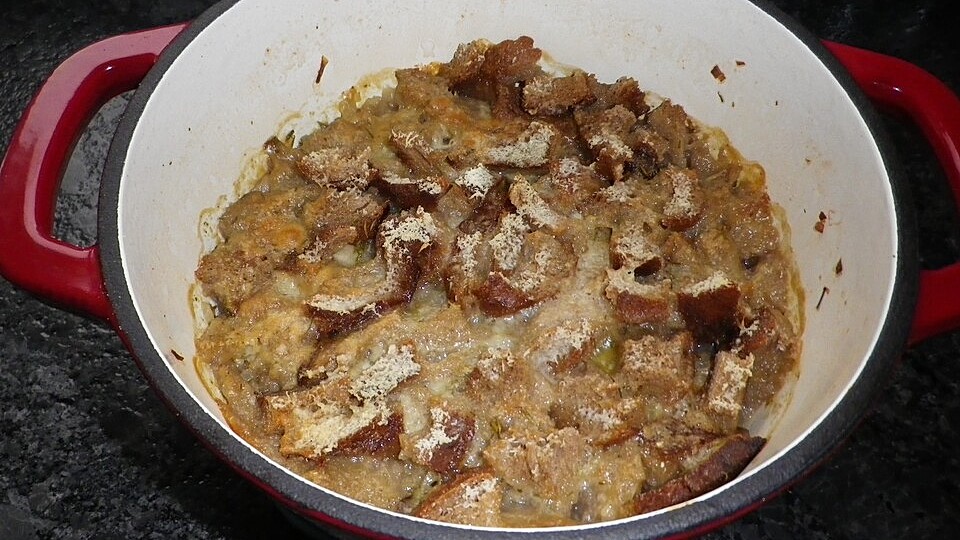 Brotsuppe aus dem Ofen mit Pilzen und Käse von dodith| Chefkoch