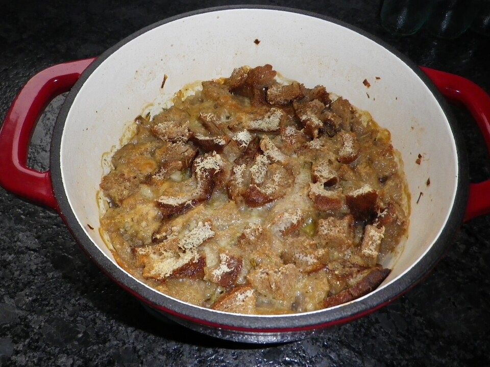 Brotsuppe aus dem Ofen mit Pilzen und Käse von dodith| Chefkoch