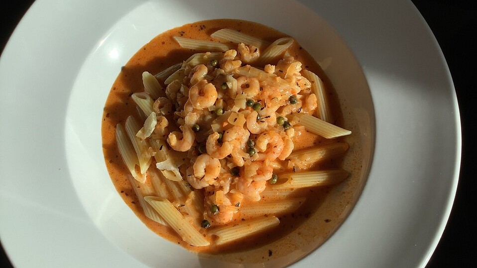 Garnelen mit Hummersoße und grünem Pfeffer an Taglierini von Rubinchen2 Garnelen mit Hummersoße und grünem Pfeffer an Taglierini von Rubinchen2