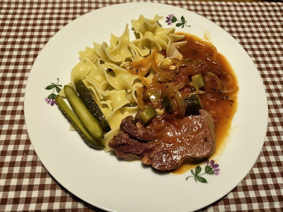 Rinderzunge in würziger Sauce - Langue de bœuf en sauce épicée von ...