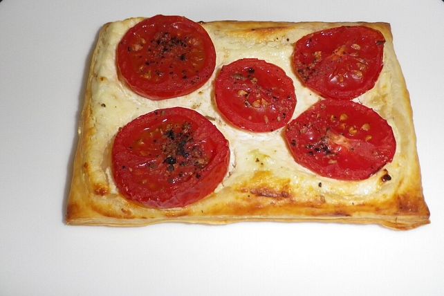 Blätterteig-Tarteletts mit Frischkäsecreme und Tomate von dodith| Chefkoch