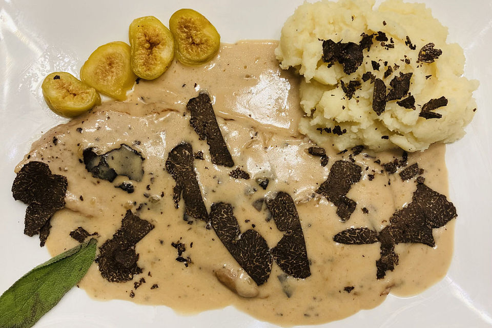 Kalbsrückensteak mit Trüffel-Madeira-Sauce