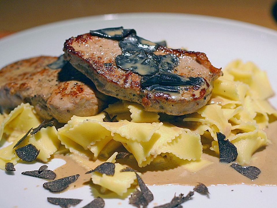 Kalbsrückensteak mit Trüffe l- Madeira - Sauce von hapel | Chefkoch
