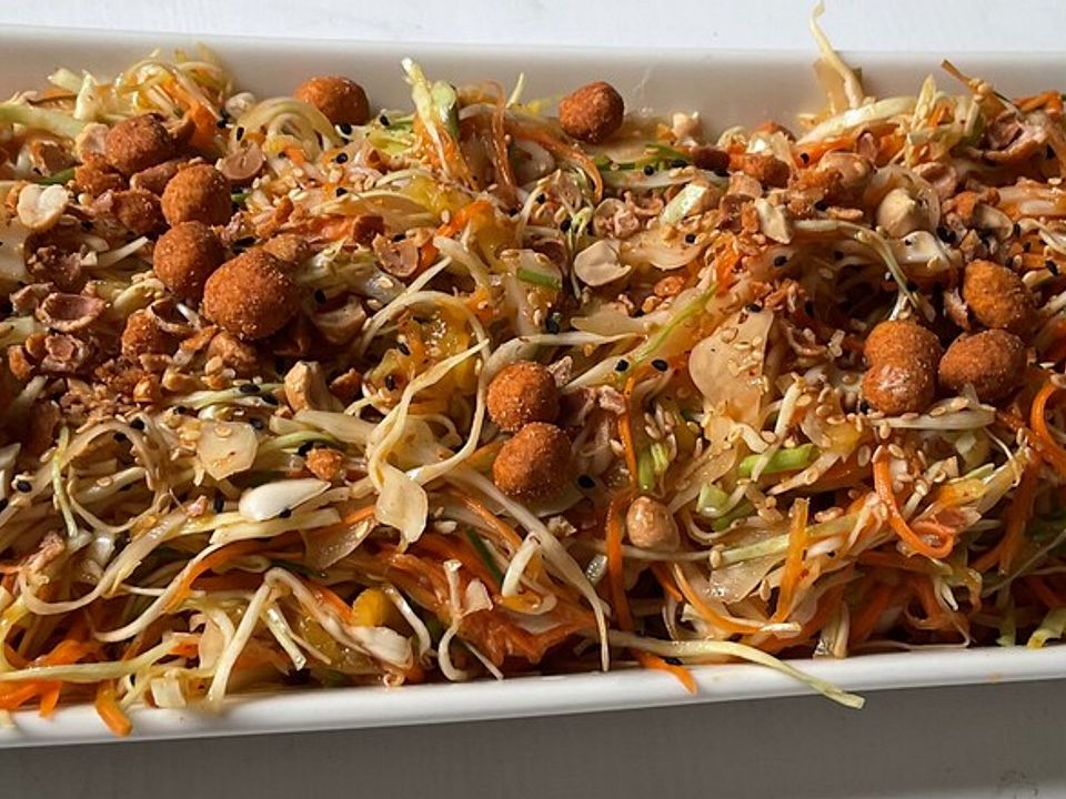 Asiatischer Spitzkohl-Möhren-Salat mit Mango von Lotte3864| Chefkoch