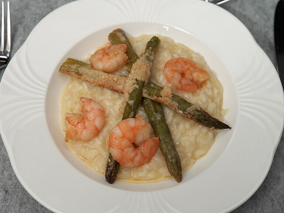 Parmesanrisotto mit Garnelen und grünem Spargel von DasperfekteDinner ...