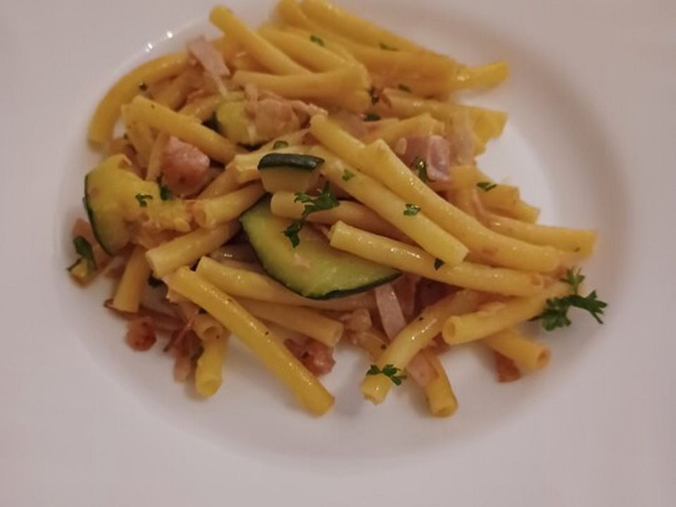 Schinkennudeln mit Zucchini von Haubndauchersschatzi| Chefkoch