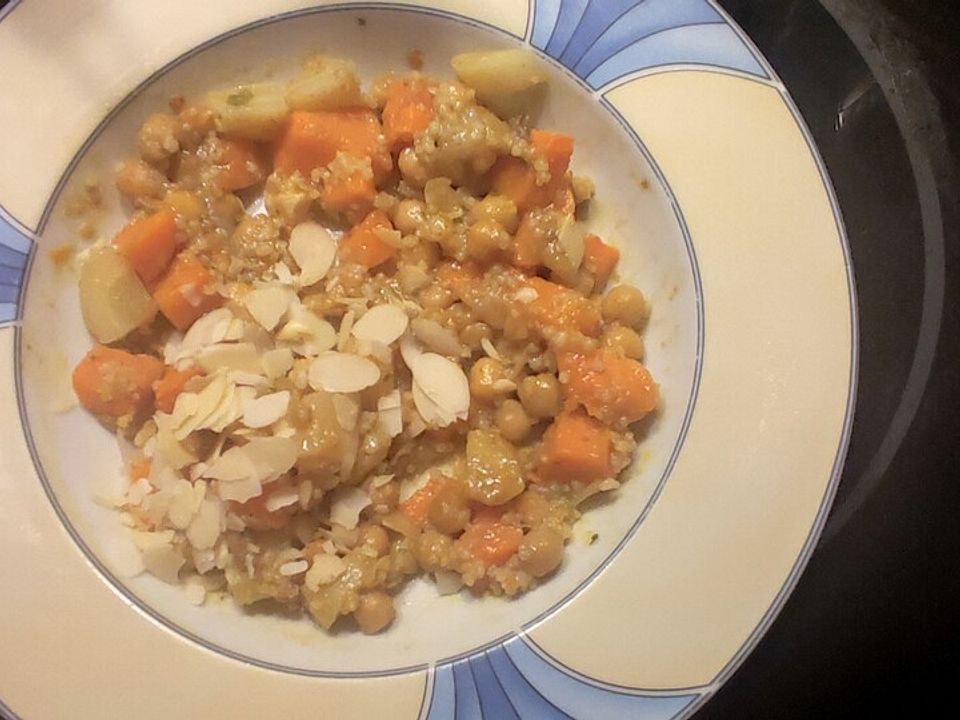 Süßkartoffel-Dattel-Couscous mit Kichererbsen von Ichkochleckeressen ...