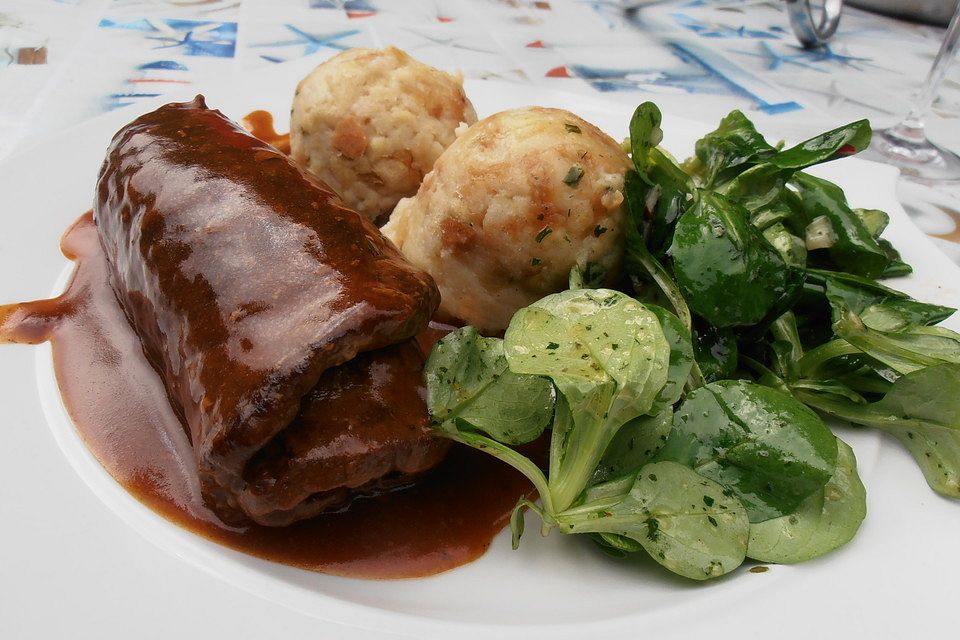 Rinderroulade mit Paprika - Bohnen - Füllung