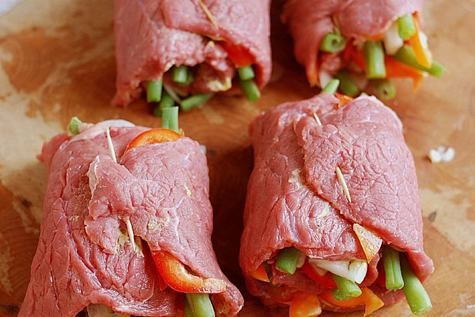 Rinderroulade mit Paprika - Bohnen - Füllung