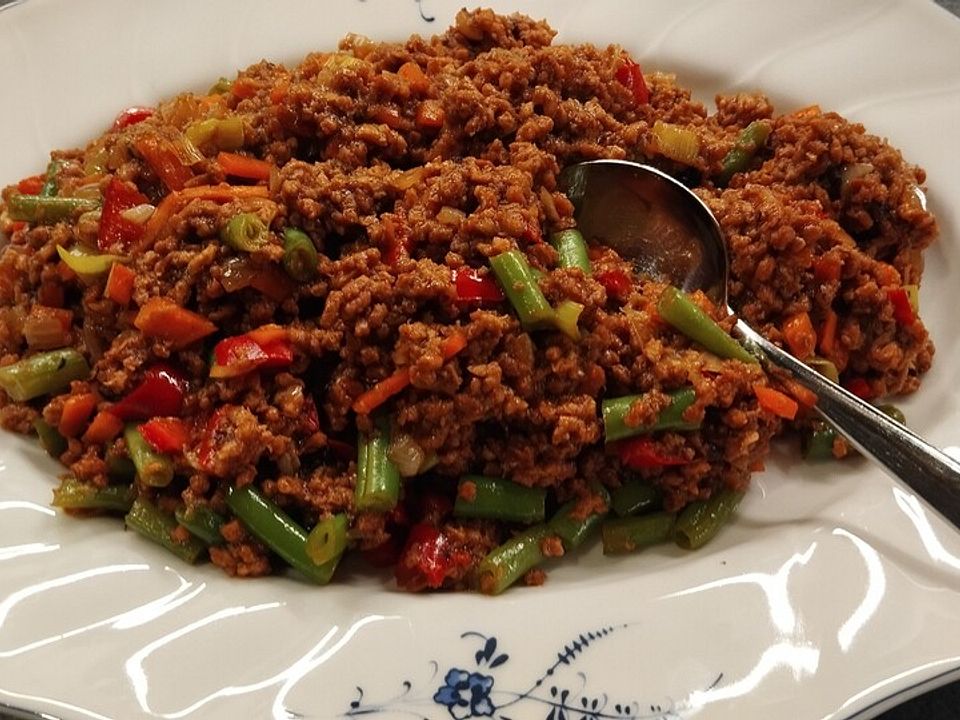 Hackfleisch und Gemüse mit schwarzer-Bohnen-Knoblauch-Paste von ...