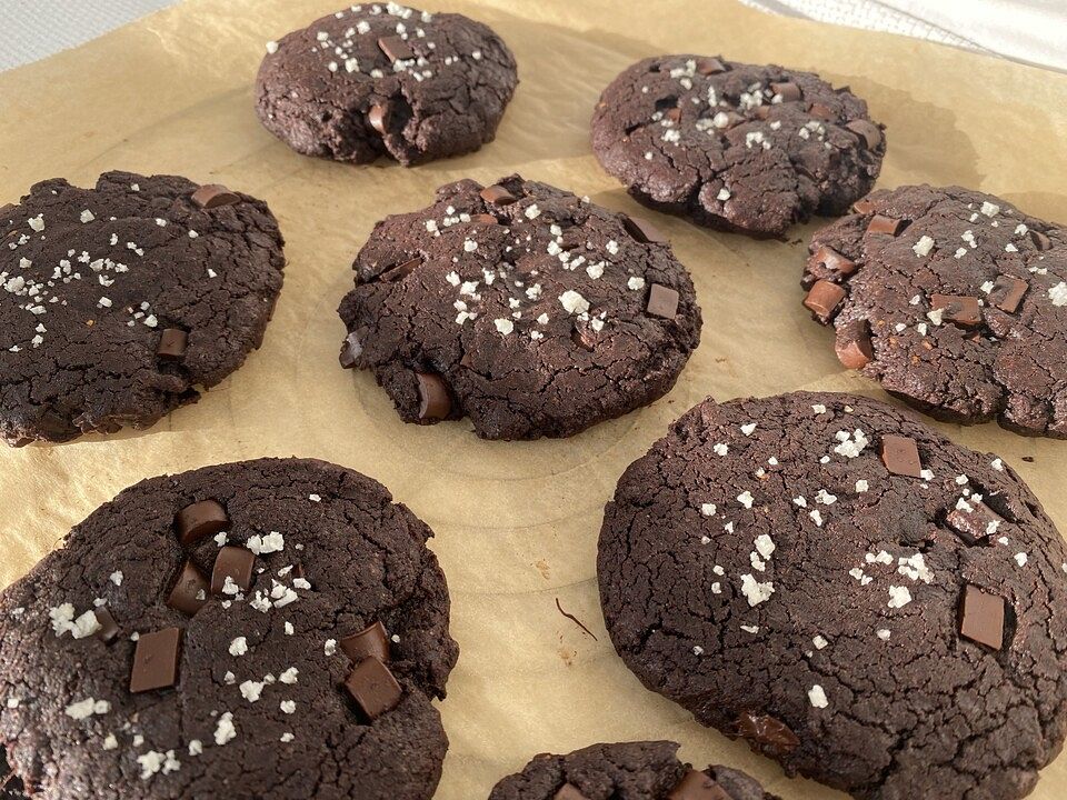 Chocolate Cookies mit Ingwer, Meersalz und Cayennepfeffer von Hellgold ...