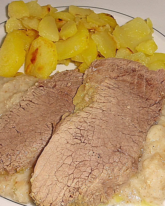 Rindfleisch mit Semmelkren und Kartoffelschmarrn