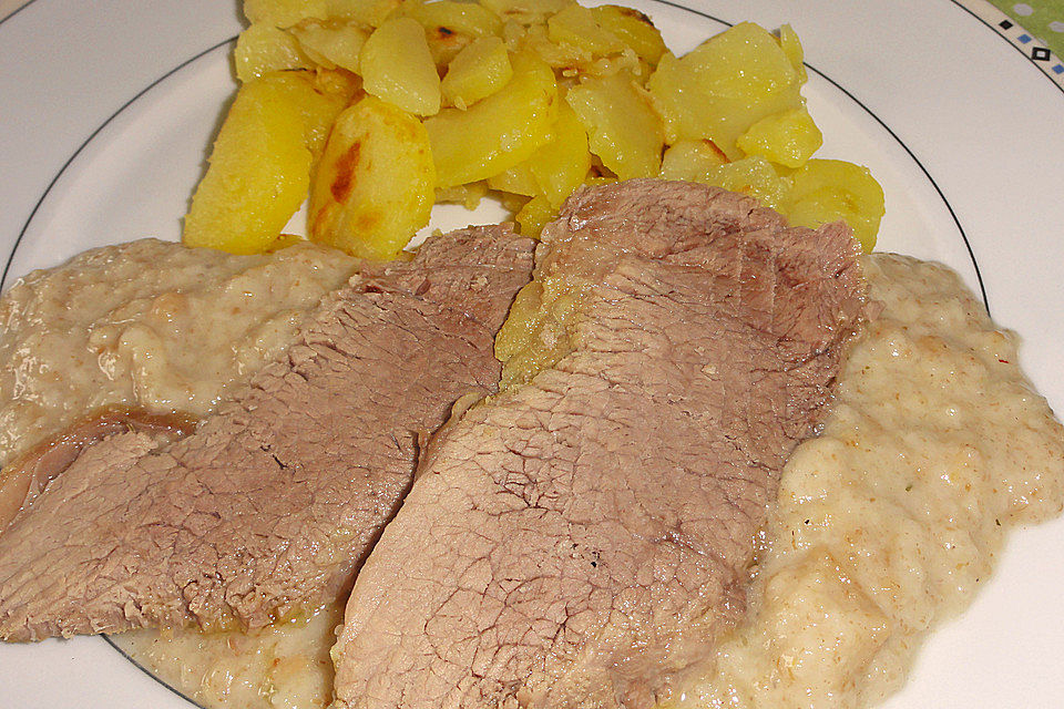 Rindfleisch mit Semmelkren und Kartoffelschmarrn