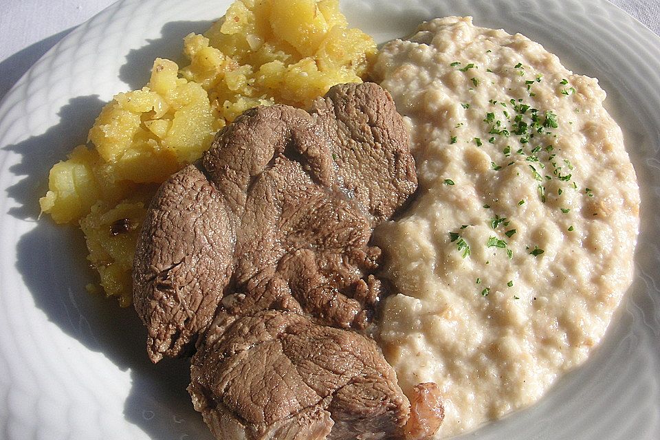 Rindfleisch mit Semmelkren und Kartoffelschmarrn