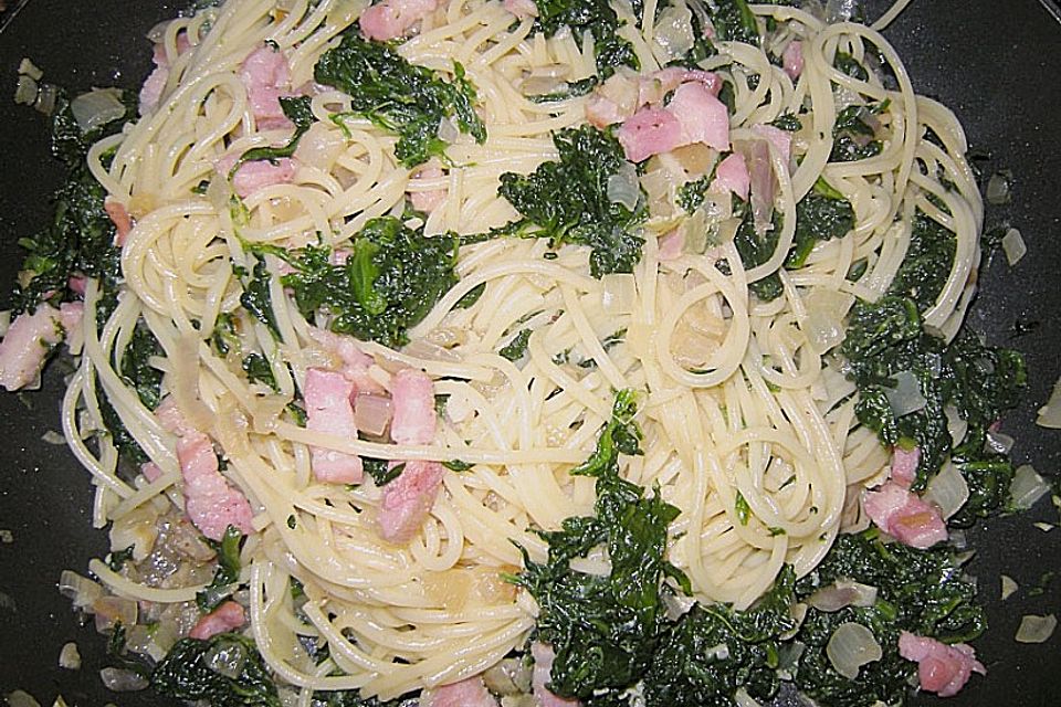 Spaghetti in Knoblauch und Öl