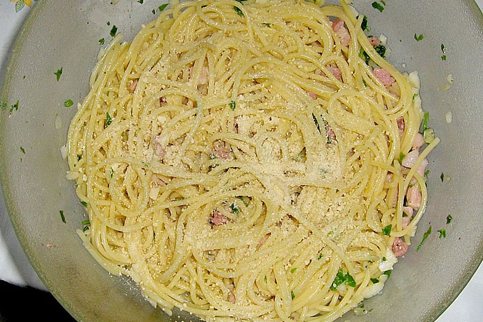 Spaghetti in Knoblauch und Öl