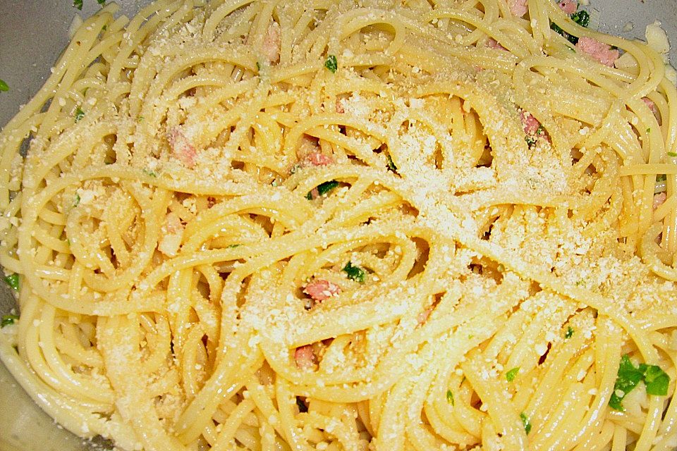 Spaghetti in Knoblauch und Öl