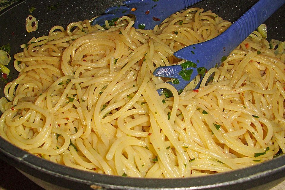 Spaghetti in Knoblauch und Öl