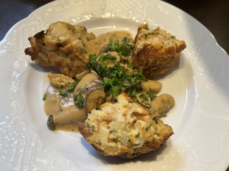 Semmelknödel mit Pilzrahmsauce von kochschuerze2000| Chefkoch