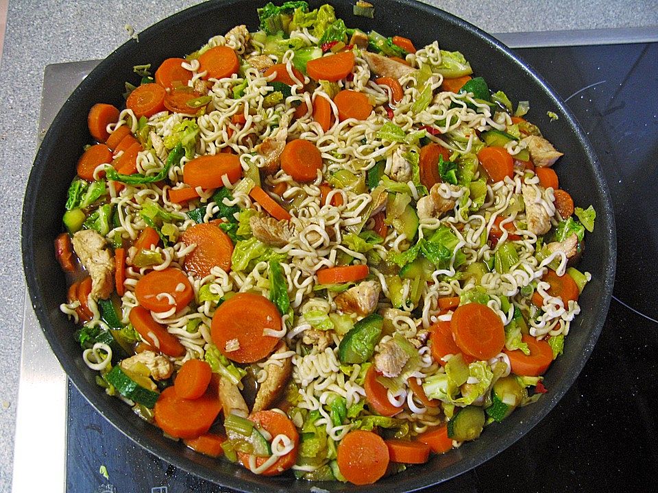 Puten Paprika Pfanne mit Reisnudeln von Mabo Chefkoch