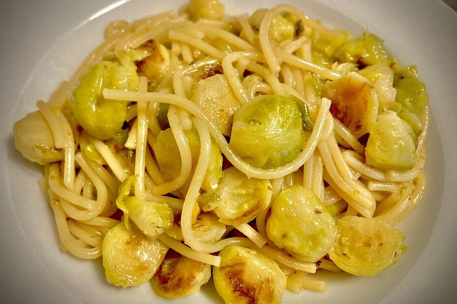 Rosenkohl mit Spaghettini von deeproughl| Chefkoch