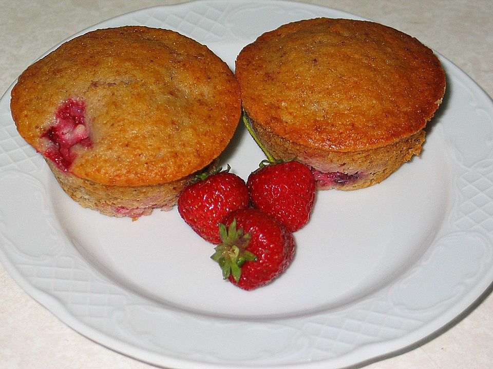 Erdbeer - Walnuss - Muffins von buemi87| Chefkoch