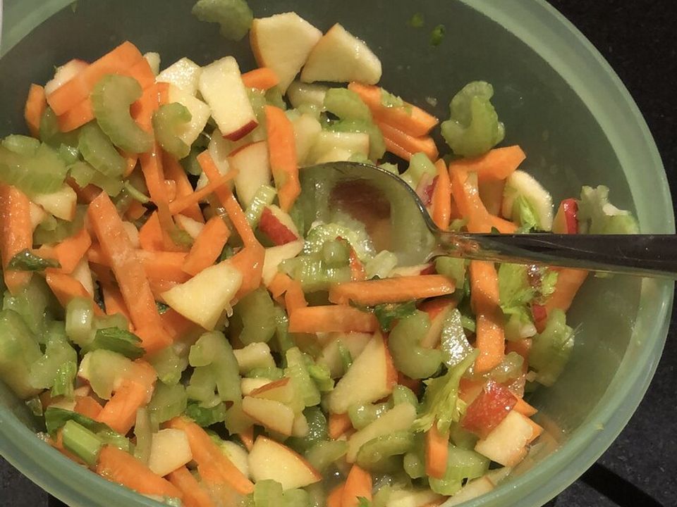 Fruchtig-frischer Rohkostsalat von Melanie486| Chefkoch
