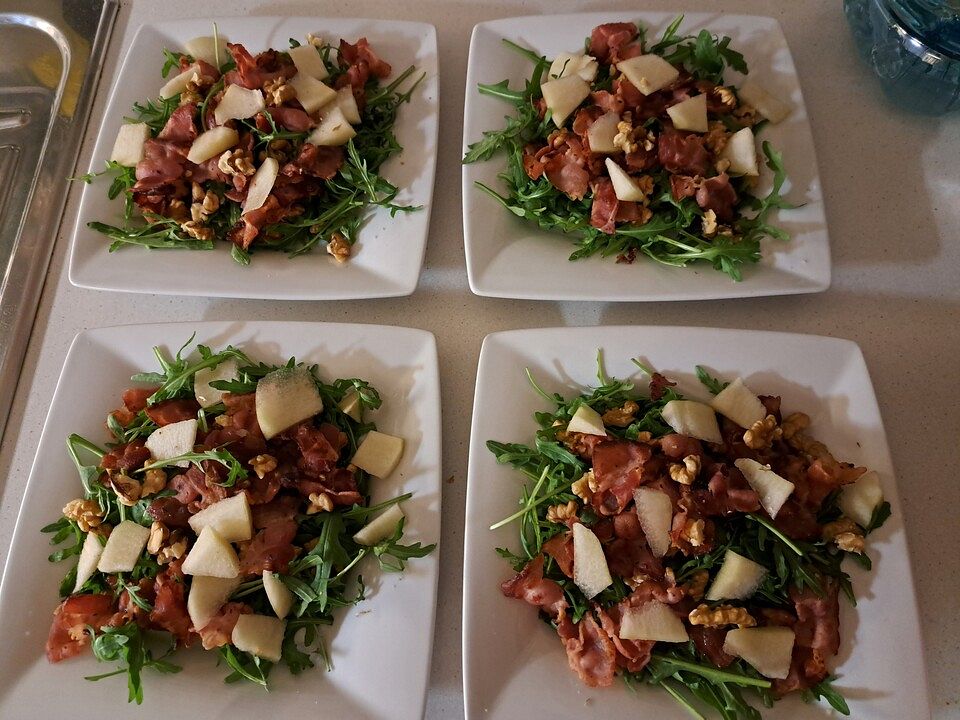 Walnuss-Birnen-Bacon-Salat auf Rucola von Frau_Flodder| Chefkoch