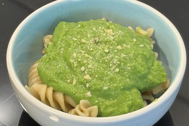 Vollkornnudeln mit Erbsen-Spinatsauce von Djings79| Chefkoch