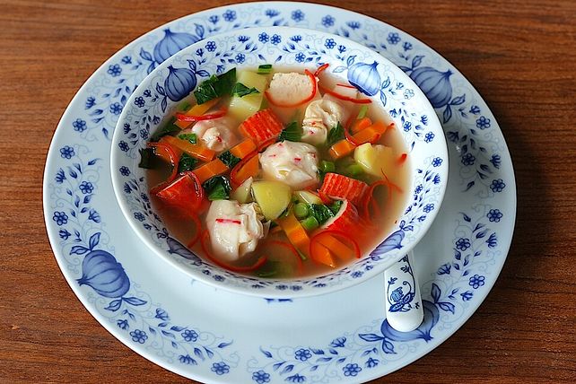Fischsuppe mit Surimi und Gemüse von dieter_sedlaczek| Chefkoch
