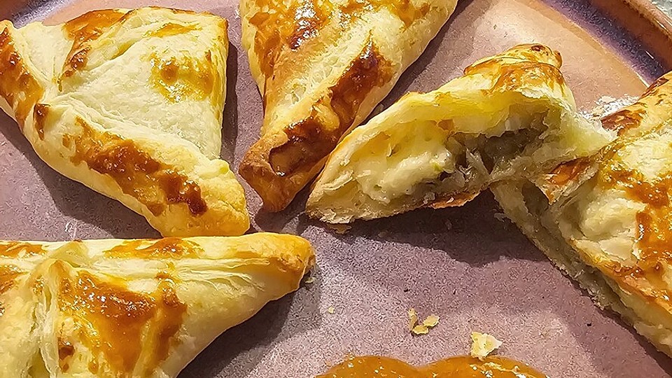 Vegane Blätterteigtaschen mit Chicorée und Camembert von Schaschlikbi ...